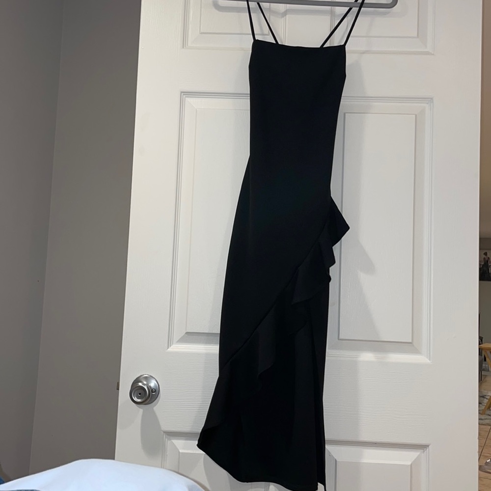 BLACK RUFFLE DETAIL MIDI DRESS